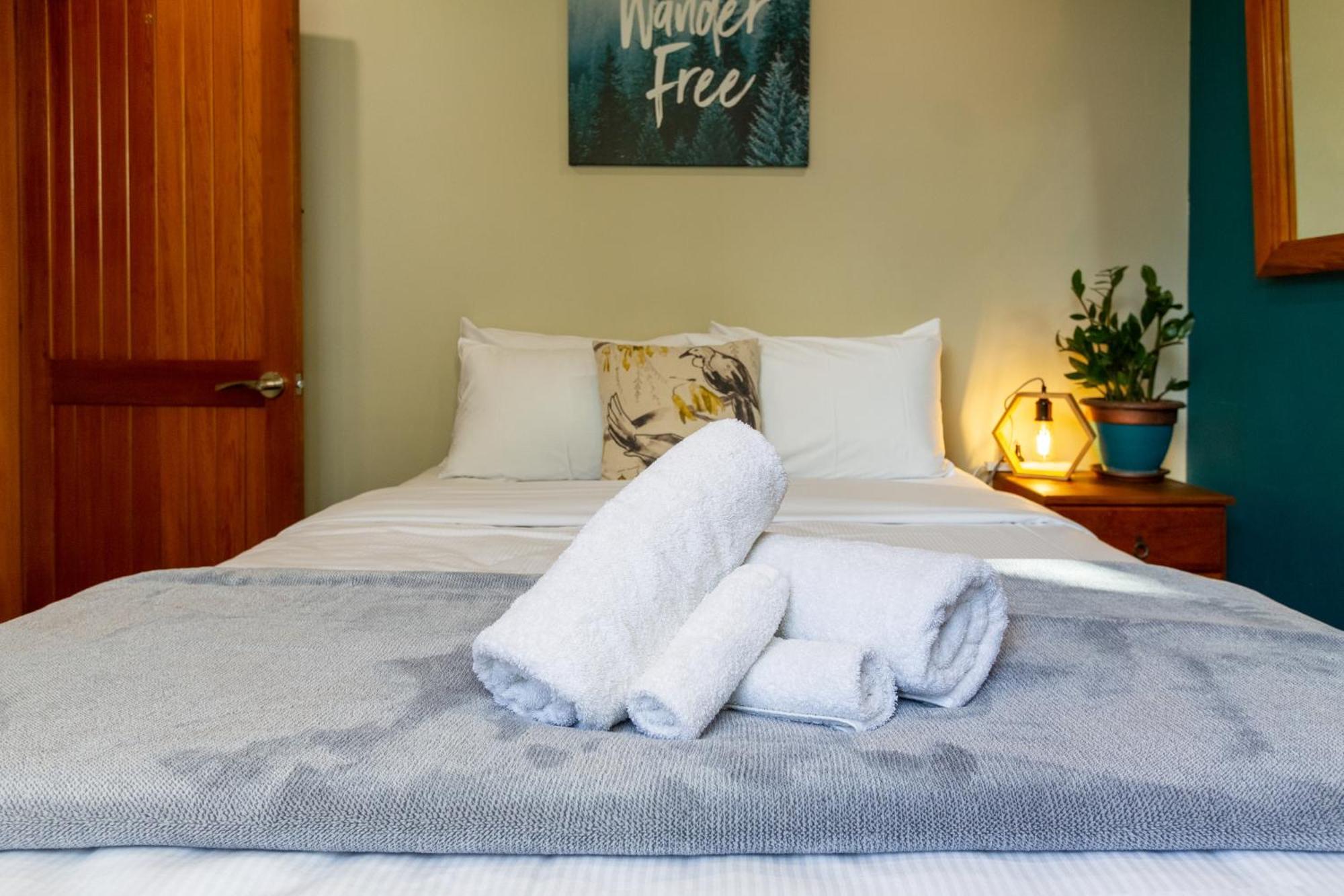 Sherwood Lodge 4-Bedroom Holiday Home With Spectacular Views Christchurch Exterior foto